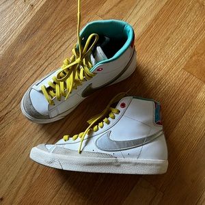 Youth 5.5 Nike Blazers High Tops